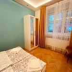 Modern Na Hluboke In